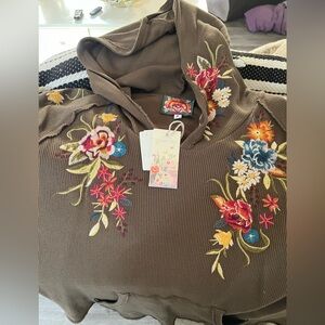 Johnny Was hoodie with embroidery details. Round hem, olive/brown in color.